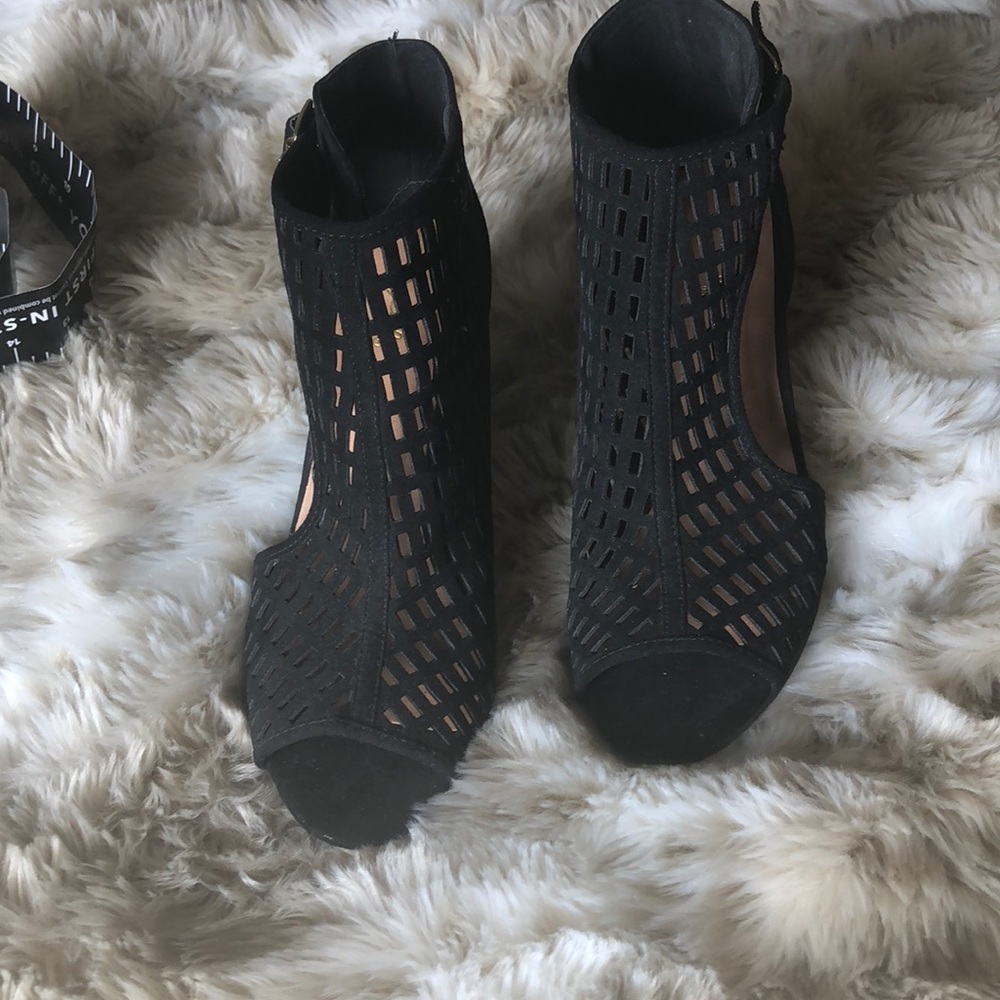 Cute cage style cutout booties!!!